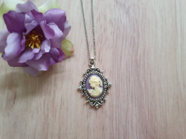 Camee Ketting "Purple Lady"