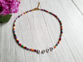 Gekleurde Kralen Ketting "LOVE"