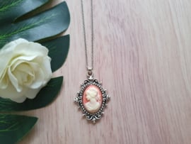 Camee Ketting "Coral Lady"