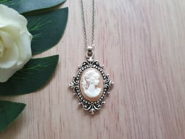 Camee Ketting "Beige Lady"
