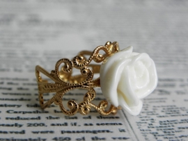 Goudkleurige Ring "cream Rose"