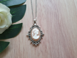 Camee Ketting "Beige Lady"