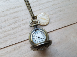 Zakhorloge Ketting "It's me, Alice" Small - Alice in Wonderland