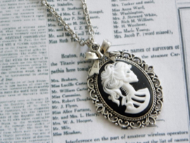 Camee Ketting "Dead Lolita"