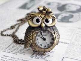 Uil Ketting "Mrs. Featherly Owl" met klokje