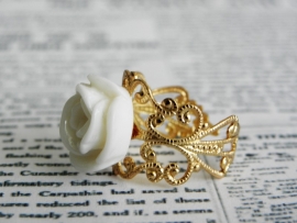 Goudkleurige Ring "cream Rose"