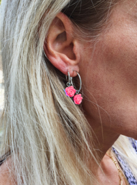 Bloem Oorbellen "Pink Rose Hoops" Roze / Zilverkleur