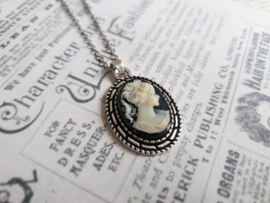 Camee Ketting "Those Were The Days" Zwart