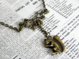 Ketting "Squirrel On A Branch"