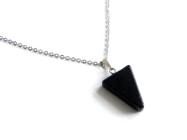 Ketting "Black Stone Triangle"