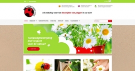 Rood met zwarte stippen