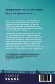 Barnett, Laura ; Drie versies van ons