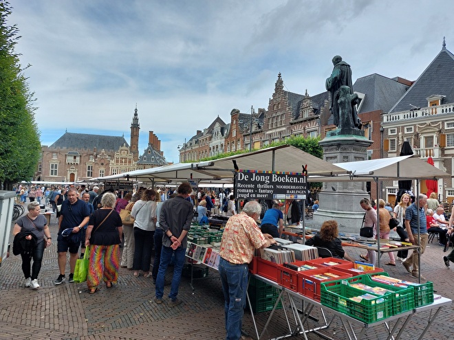 Boekenmarkt Bavo Haarlem