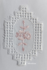 Kleedje (wit met roze bloem)