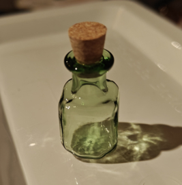 Gekleurd glazen flesje (groen)