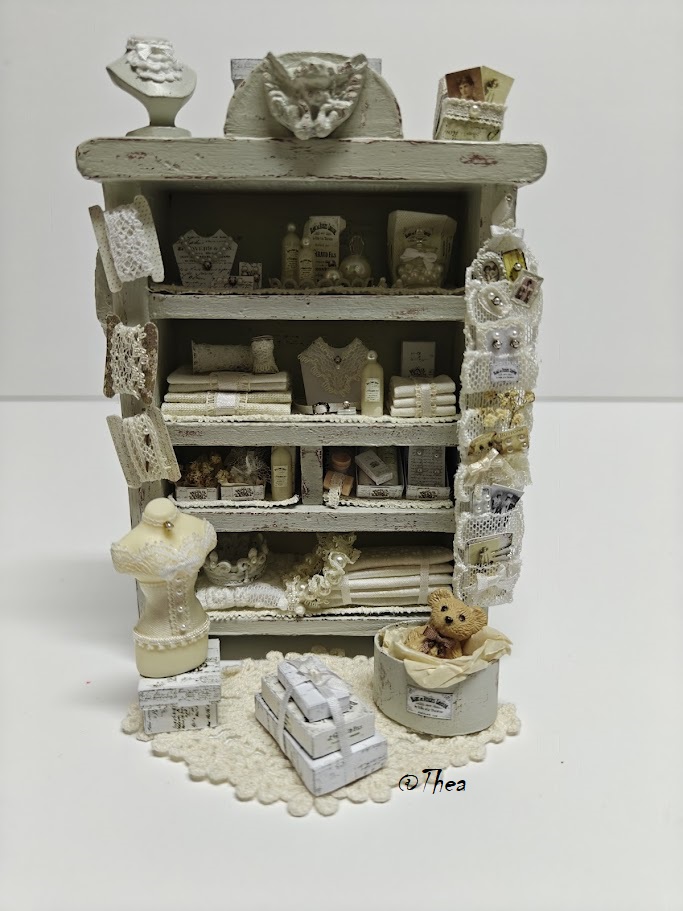 Decoratieve Kast met Naai-accessoires