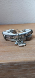 Armband leer wit/zilver love-hope-heart moederdag