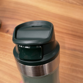 Stanley The Trigger-Action Travel Mug 0,35L Hammertone Green