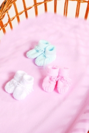 Handgebreide babysokjes wit