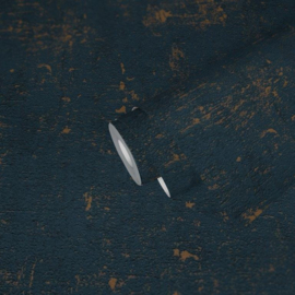 DONKERBLAUW GOUD BETONLOOK BEHANG - AS Creation Jade 2 395139