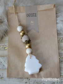 Zakje, sticker en hanger met kerstboom zeepje