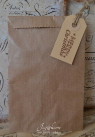 Kraft cadeauzakje in 2 kleuren met kerst label