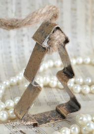 Oud goudkleurige metalen kerstboom hanger