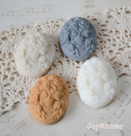 Waxmelts cameo