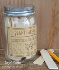 Plantenlabels + potlood in glazen pot