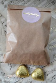 Kraft zakje, chocoladehartjes & kerststicker
