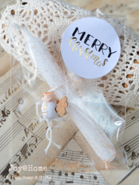 Zakje met potloodkaarsje, engeltje, glitters en kerststicker