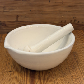 Porcelain mortar with pestle