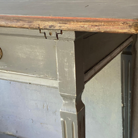 Oude Zweedse tafel / side table met lade
