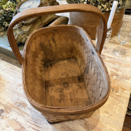 Hand-woven Swedish wooden basket with handle