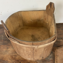 Antieke Zweedse houten vat / voorraadton