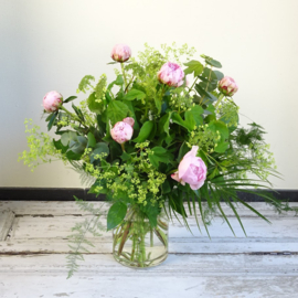 boeket pioen Sarah Bernardt