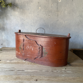 Prachtige bentwood box in Zweeds rood