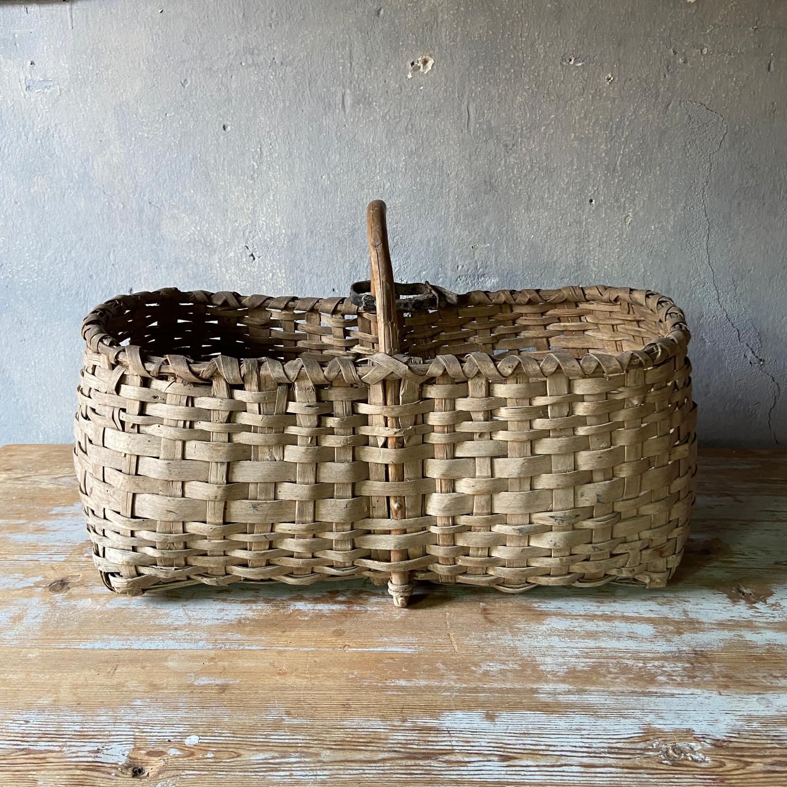 Gevlochten houten mand
