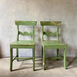 Set Zweedse stoelen in originele groen kleur