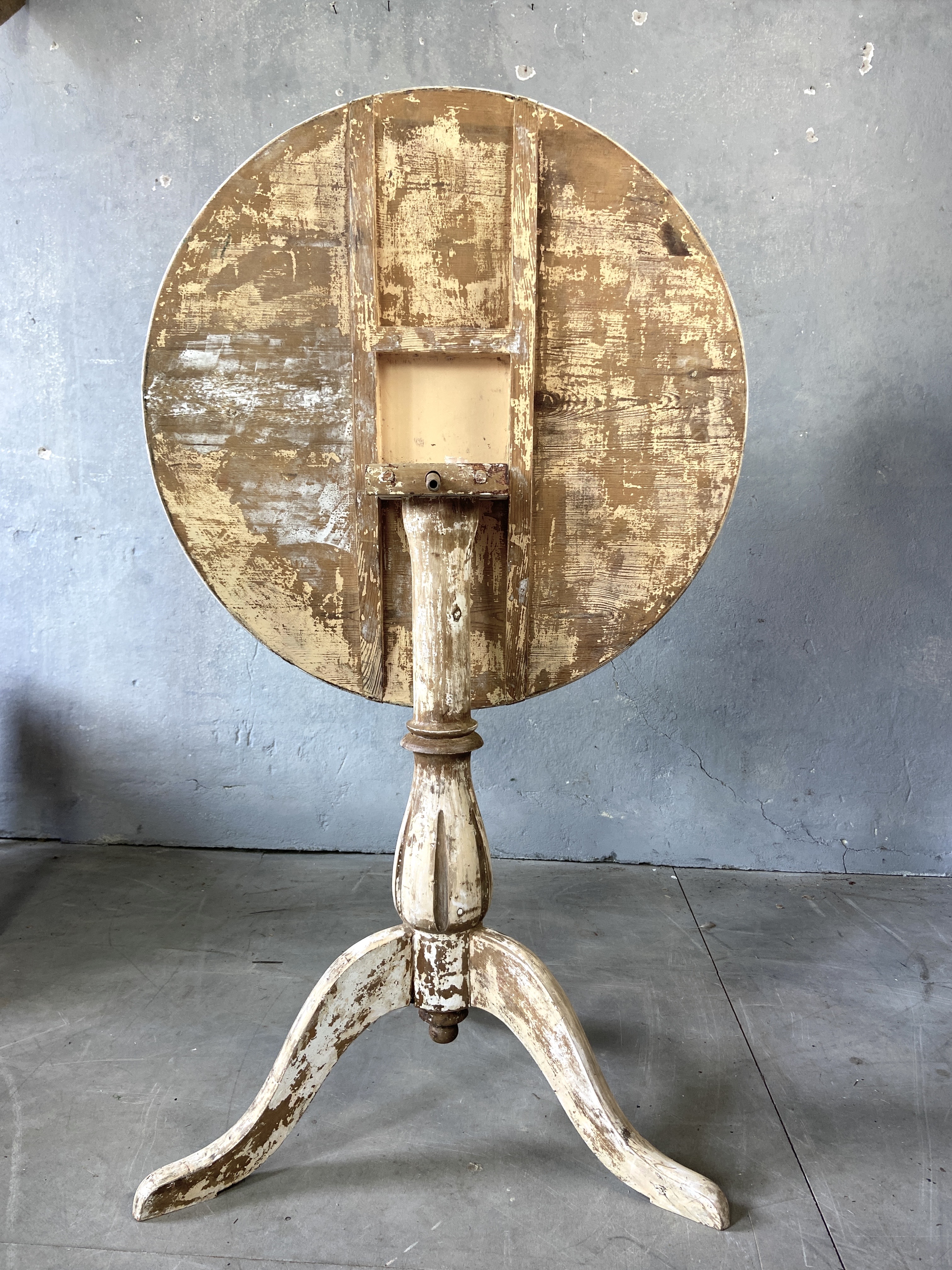 Zweedse ‘tilt top’ tafel