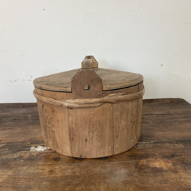 Antieke Zweedse houten vat / voorraadton