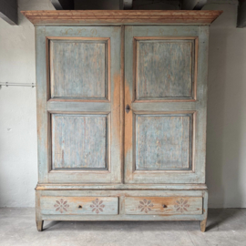 19 e eeuwse Zweedse kast