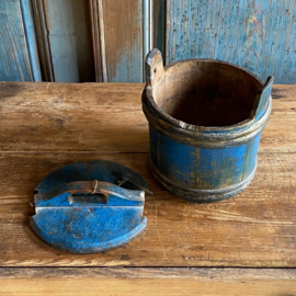 Zweedse boter ton in originele blauw verf