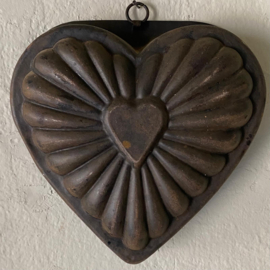 Old metal baking mould– heart-shaped