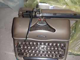 De Triumph Norm Typemachine | 1957 | met koffer