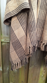 Poncho geweven | Kleine oplage | Brigitte By Cick | Model Nathan