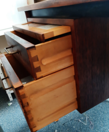 Vintage Deens Design Bureau | Massief Teak| 5 laden | 2 uitschuifplankjes | Made in Denmark