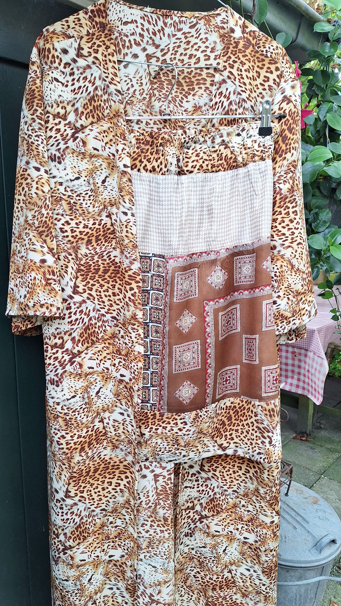 Kimono met bijpassend zijde rokje uit eigen atelier | Oplage 1