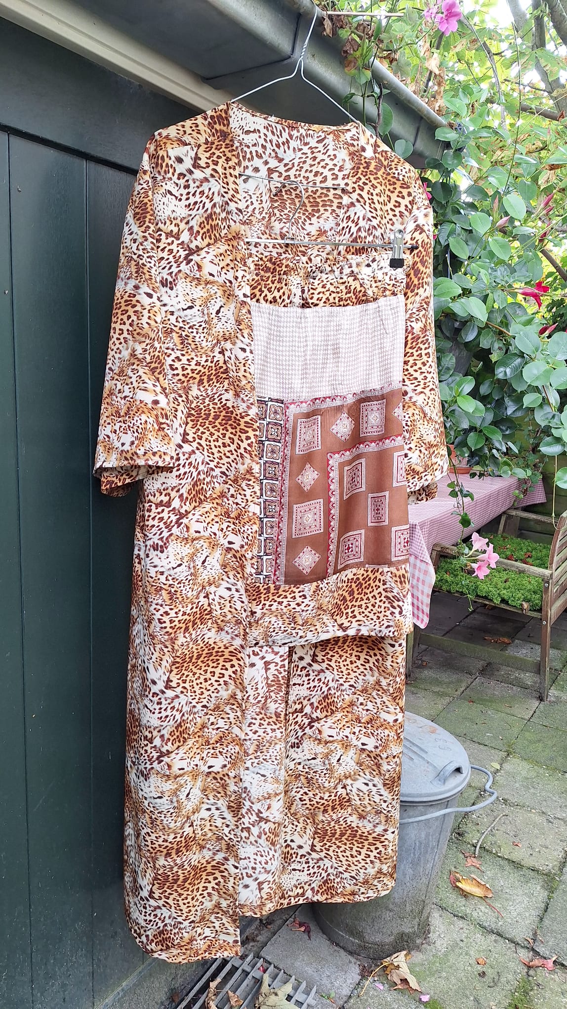 Kimono met bijpassend zijde rokje uit eigen atelier | Oplage 1