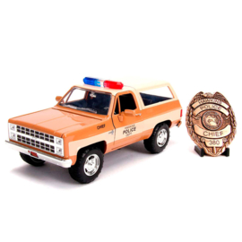 JADA Stranger Things Chevy K5 Blaze 1980 metal car + badge - Scale: 1:24